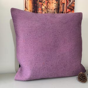 Lila Dekokissen, türkisches Kelimkissen - 24x24 violetter Kissenbezug -Bauernhausdekor -großes Bodenkissen -Yogakissenbezug -Sitzkissen