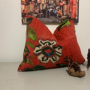 Floral Kilim Pillow Lumbar -16x20 Red Throw Pillow Cover -Boho Decor -Vintage Cushion Cover -Unique Turkish Pillow -Rectangle Pillow Sham