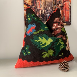 Kilim Throw Pillow Cover 20x20 -Floral Kilim Pillow -Office Decor -Turkish Pillow -Large Sofa Pillow -Antique Couch Pillow-Handwoven Cushion