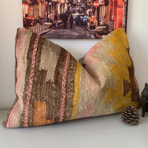 Vintage Kilim Pillow, Cushion Cover 16x24 -Southwestern Throw Pillow -Lumbar Pillow -Turkish Decor -Colorful Carpet Pillow -Interior Design
