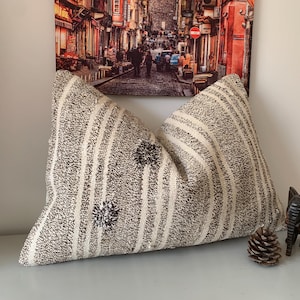 Striped Lumbar Pillow -16x24 Pillow Cover -Rustic Decor -Unique Throw Pillow -Rectangle Kilim Pillow Cover -Decorative Pillow -Cushion Cover