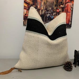 Cream Black Turkish Kilim Pillow -20x20 Pillow Case -Minimalist Decor Pillow -Decorative Kilim Pillow Cover -Couch Pillow -Cotton Cushion