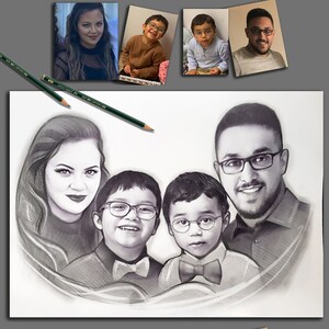 Puede incluir: Un dibujo a l&aacute;piz en blanco y negro de una familia. El dibujo muestra a una mujer, un hombre y dos ni&ntilde;os. La familia sonr&iacute;e y mira al espectador. El dibujo est&aacute; hecho en un estilo realista.