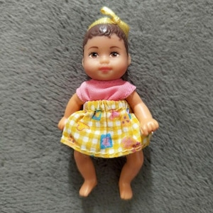 Vintage Barbie Baby Krissy Doll - 3&quot; 1990s Mattel Brunette Baby Doll with Pink & Yellow Outfit