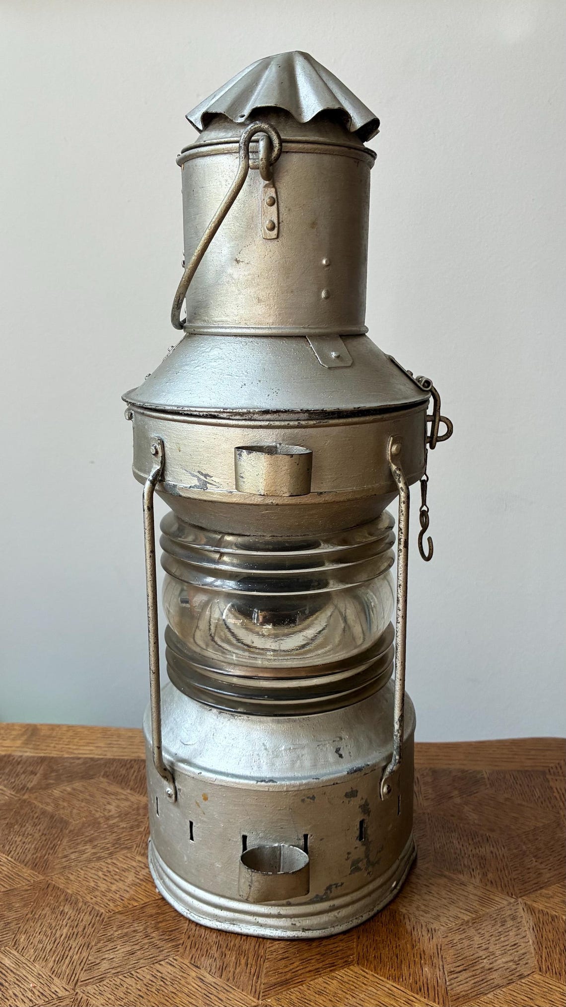 Vintage Ship's Anchor Lantern, Galvanized Steel Boat Light, Authentic Maritime Decor, photo 1 sur 5