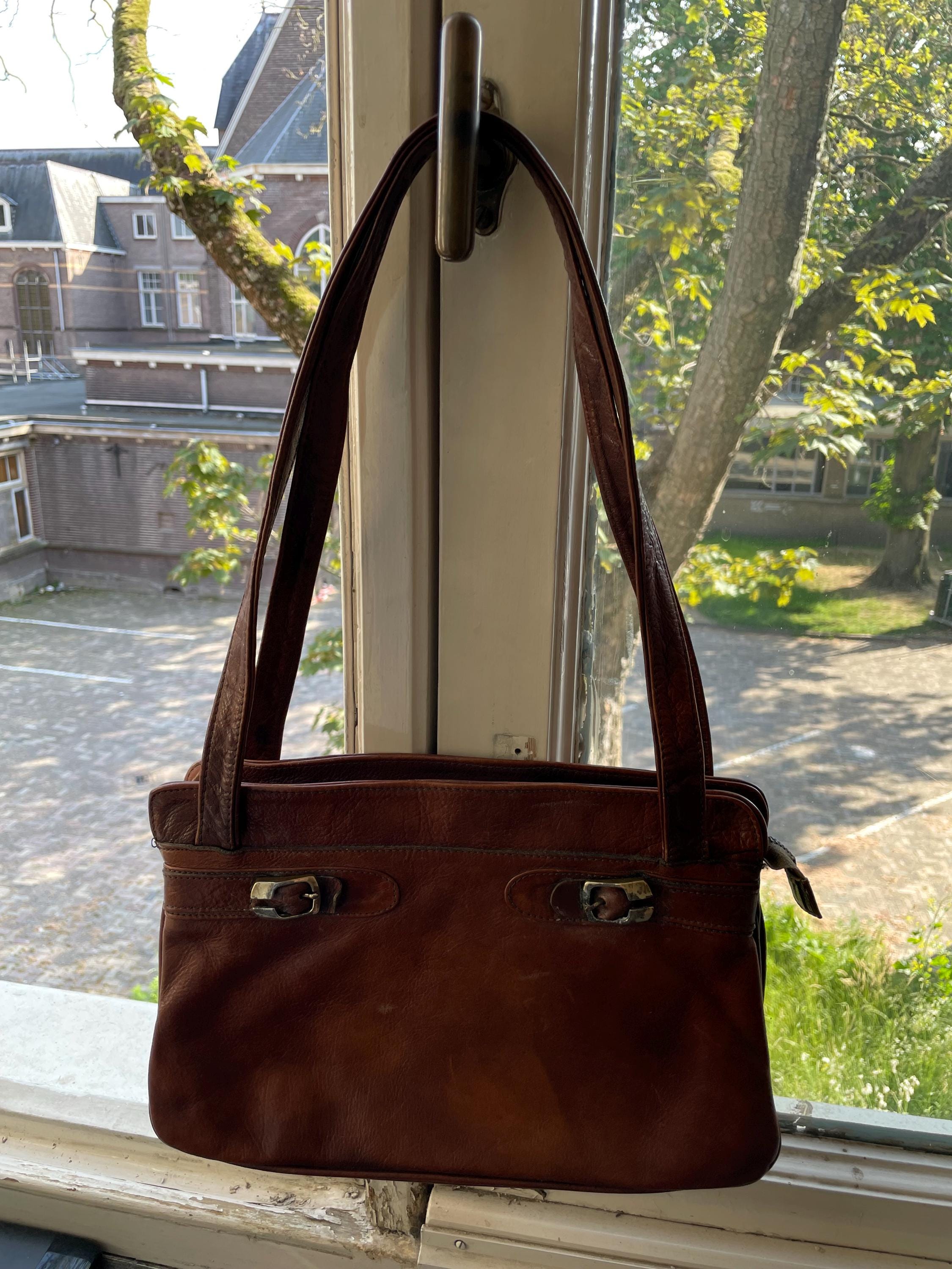 Sac Bandoulière Marron Vintage - 3 Sections Intérieures + 2 Poches Zippées - Occasion