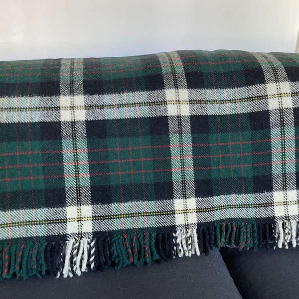 Belle couverture à carreaux en tartan de laine