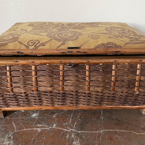 Vintage Wicker Sewing Basket with Legs – Mid Century Storage Box with Floral Fabric Lid – Boho Craft Storage