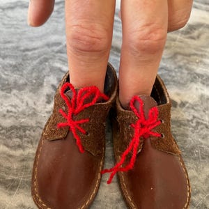 Doll leather shoes, vintage, brown with shoe strings
