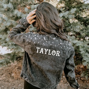 Personalisierte Perlen Denim Brautjacke: Benutzerdefinierte Nachname Hochzeit Jean