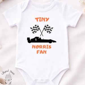 Body niemowlęce Tiny Norris F1 Fan | Prezent dla dziecka w stylu motorsport | Strój dla świeżo upieczonego taty
