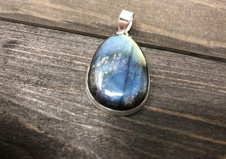 Sterling Silver Labradorite Pendant