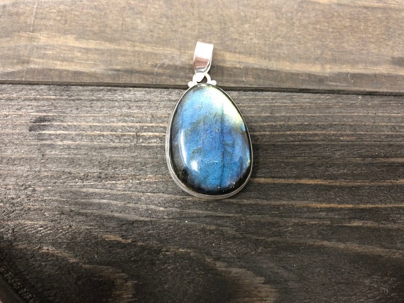 Sterling Silver Labradorite Pendant