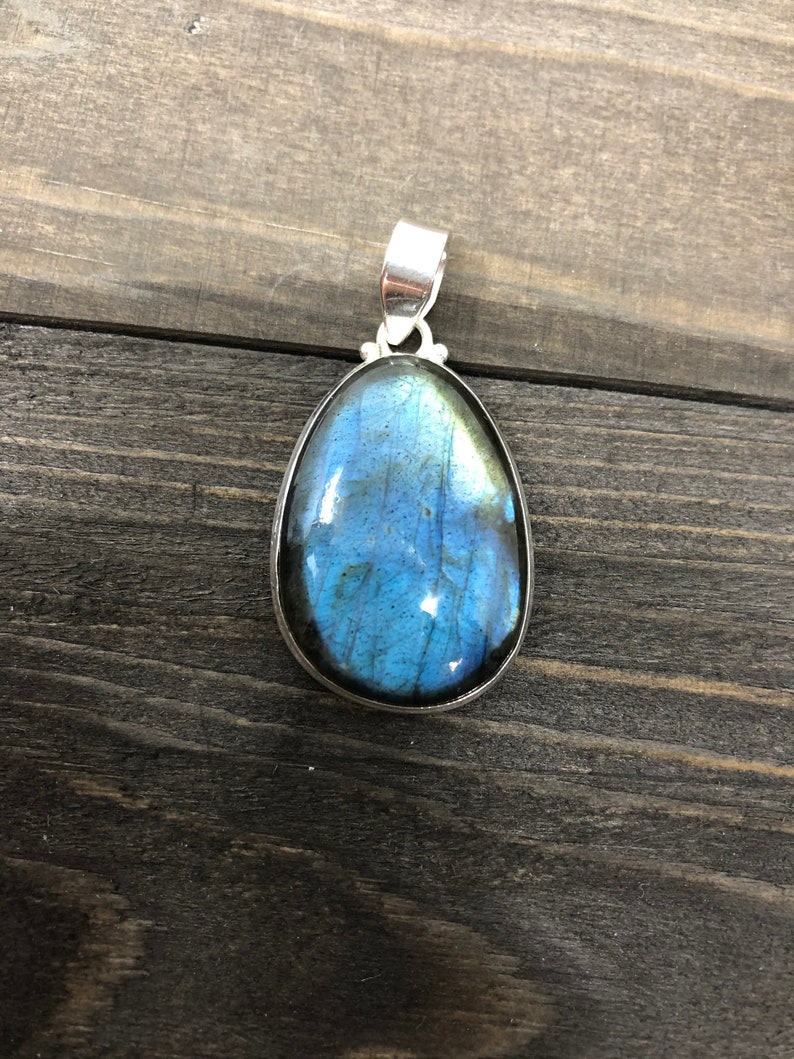 Sterling Silver Labradorite Pendant