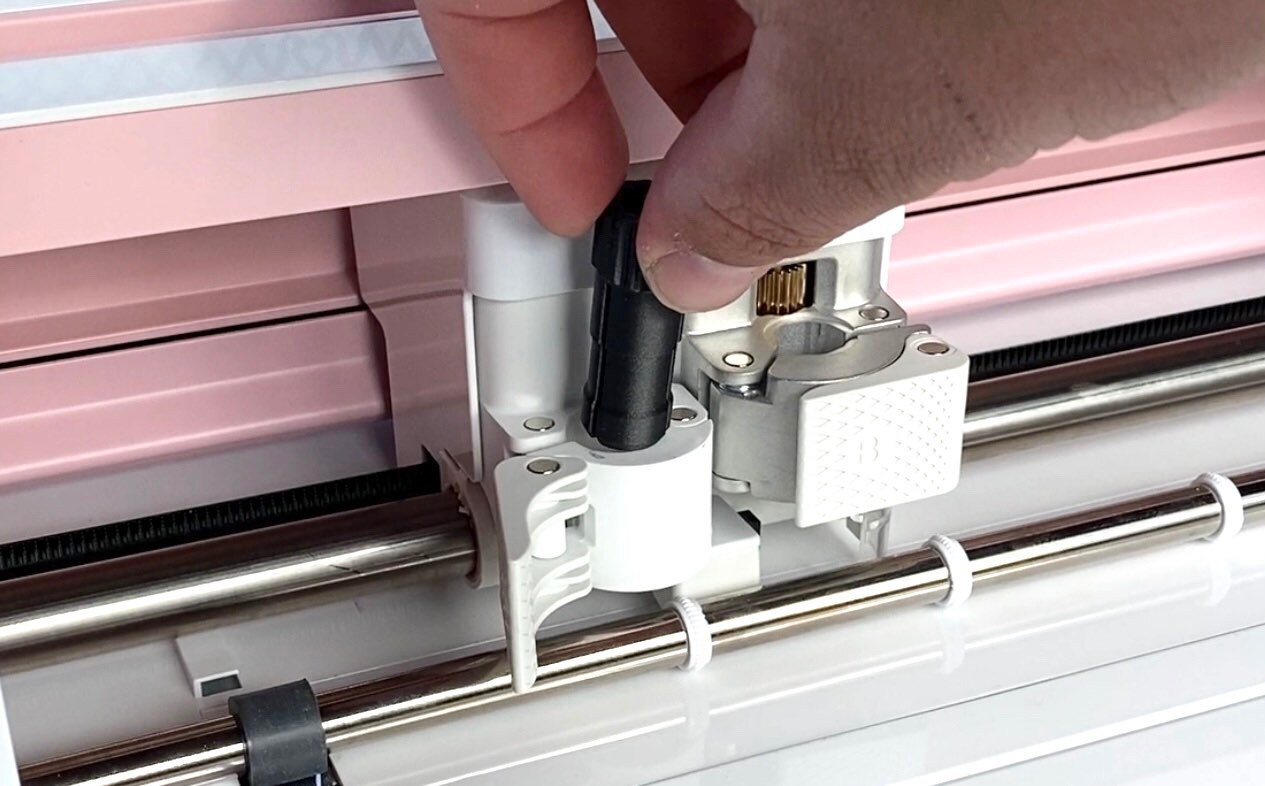 Adattatore per penna Cricut Maker Stabilo Pen 68-88 - per Cricut Maker 1-4 / Cricut Explore / Air 2 / Explore Series - Italia Adattatore per penna Cricut Maker Stabilo Pen 68-88 - per Cricut Maker 1-4 / Cricut Explore / Air 2 / Explore Series - Italia