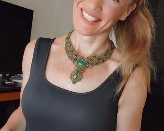 Jade and Labradorite Macrame Necklace, Boho Necklace, Micromacrame Pendant, Goddess Necklace, Gemstone Necklace, Pendant Necklace