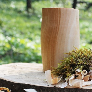 Handcrafted malt whisky tumbler in Willow - natural design