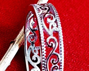 Carved Sterling Silver Finger Ring, Floral Design, Rhodium Plated