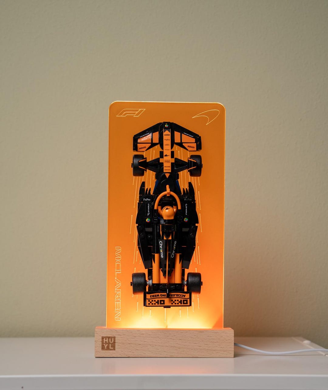 HUYL Wood Lamp Display for LEGO® Speed Champions 77251 F1 Mclaren MCL38 ...