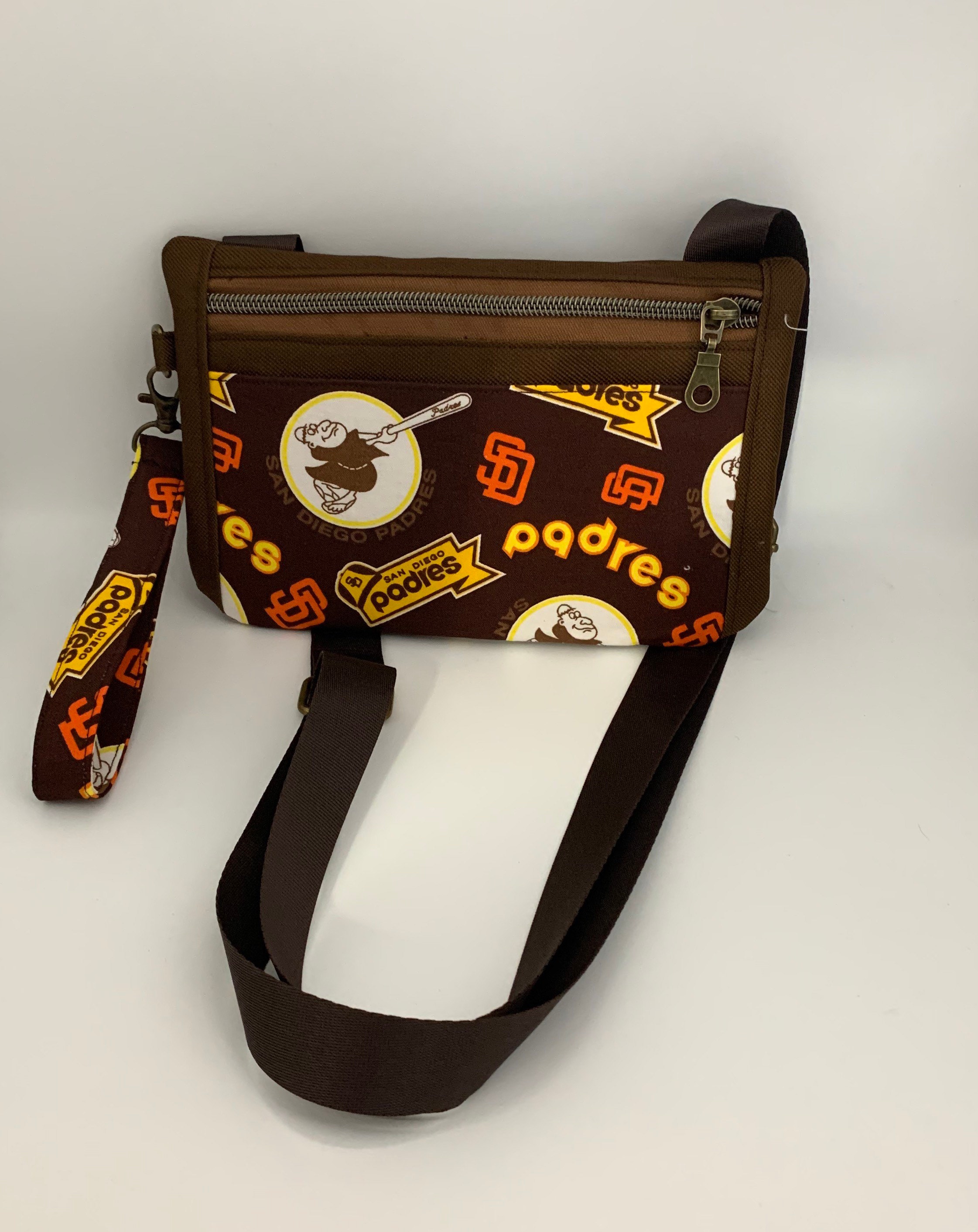 San Diego Padres Cooperstown Cellphone Crossbody Bag With Wrist