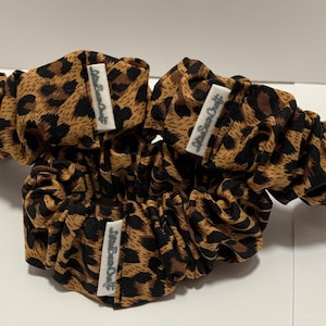 Hair scrunchie. Leopard print