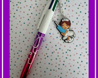 Gepersonaliseerde 4-kleuren bic-pen met verpleegster/verzorger-charme