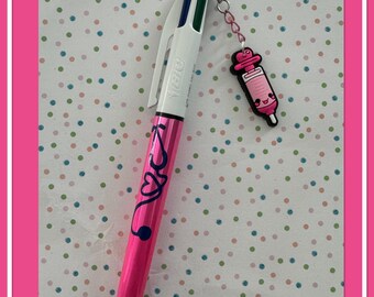 Penna Bic personalizzata a 4 colori con ciondolo infermiere/assistente