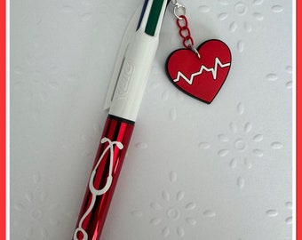 Penna bic personalizzata a 4 colori con charm da infermiera/badante