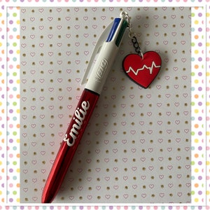 Personalisierter 4-Farben-Bic-Stift mit Krankenschwester-/Pflegekraft-Anhänger