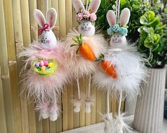 手作りのイースターバニーオーナメント、マラブーの羽根飾り