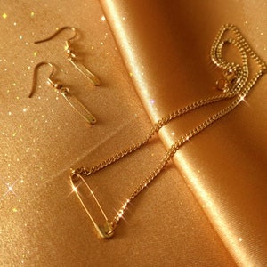 Colección Chérie SET - gargantilla y pendientes con imperdible dorado - Mel Yu, chica suave, minimalista, mujer, regalos para ella, día de la madre, personalizado