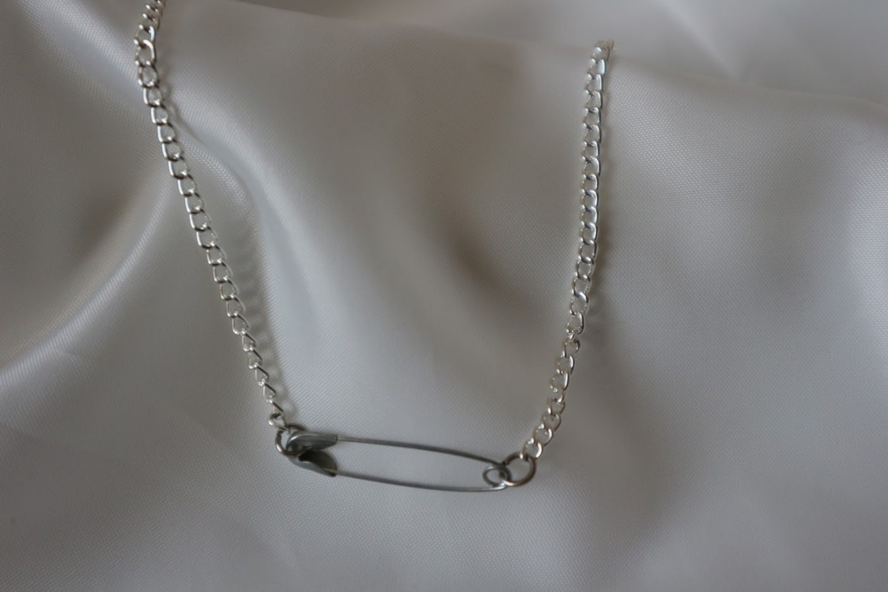 Safety pin necklace - Etsy 日本