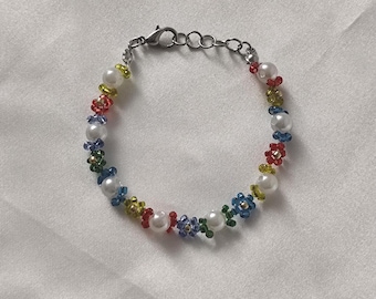 Multicolour Beaded Pearl Daisy Bracelet, Bridal Floral Jewelry, colourful rainbow bracelet