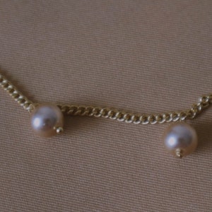 Pärlhalsband – Guldfärgat halsband, mjuk tjejestetik, 30 cm bild 7