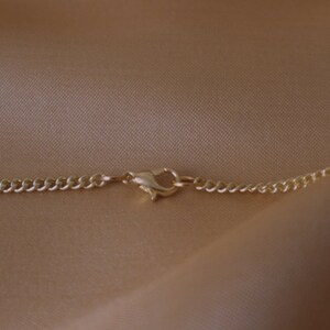 Pärlhalsband – Guldfärgat halsband, mjuk tjejestetik, 30 cm bild 6