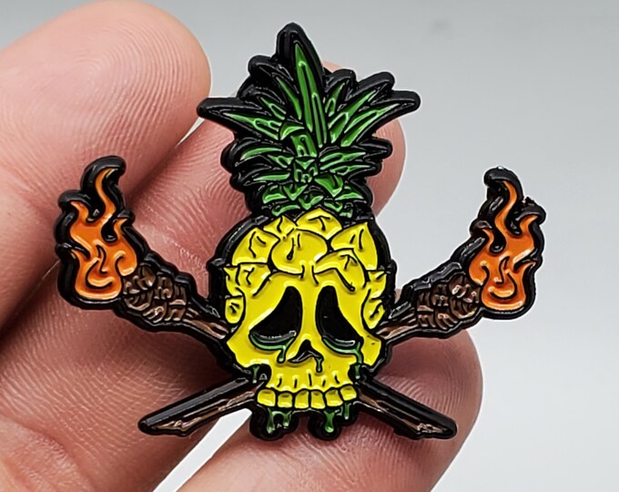 Tiki Rotten ROTTEN Pin Series #1 - Pineapple Skull With Tiki Torches *limited ...