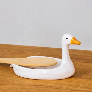 Gåsskedsstöd - Vit anka Keramik Köksdekor