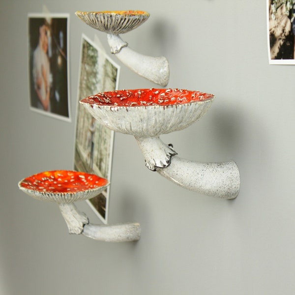 Paddestoeldecor, Paddestoelplank, Amanita muscaria, hangende planken, zwevende planken, witte zwevende plank, kleine plantenplank, witte hoek