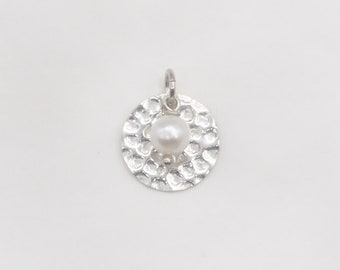 Nymphea medal pendant with freshwater pearl in solid silver