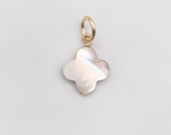 Poema four-leaf clover pendant in brown mother-of-pearl and 14-carat gold (gold filled)
