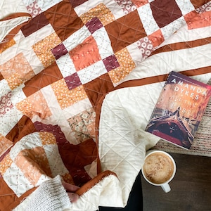 Ancient Bridges Quilt Pattern - Instant Download PDF / Beginner Friendly Quilt Pattern / Modern Quilt Pattern
