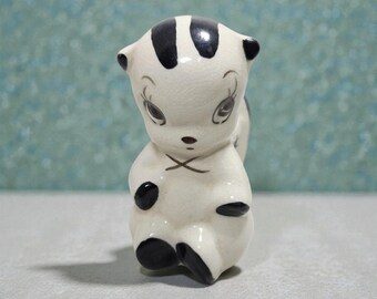 Vintage Art Line Skunk Blow Mold 657 Black White Skunk Holding 