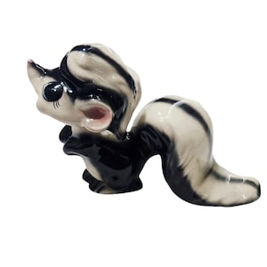 Statuetta vintage in ceramica californiana Skunk Nodder di Freeman McFarlin