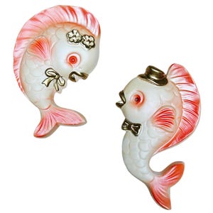 Vintage Chalkware Fish Wall Plaques - FavorWare Couple