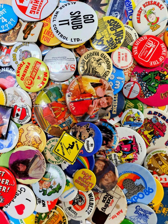 PINS PIN'S LAPEL PIN BADGE COLLECTION VINTAGE ADVENTURELAND LOGO
