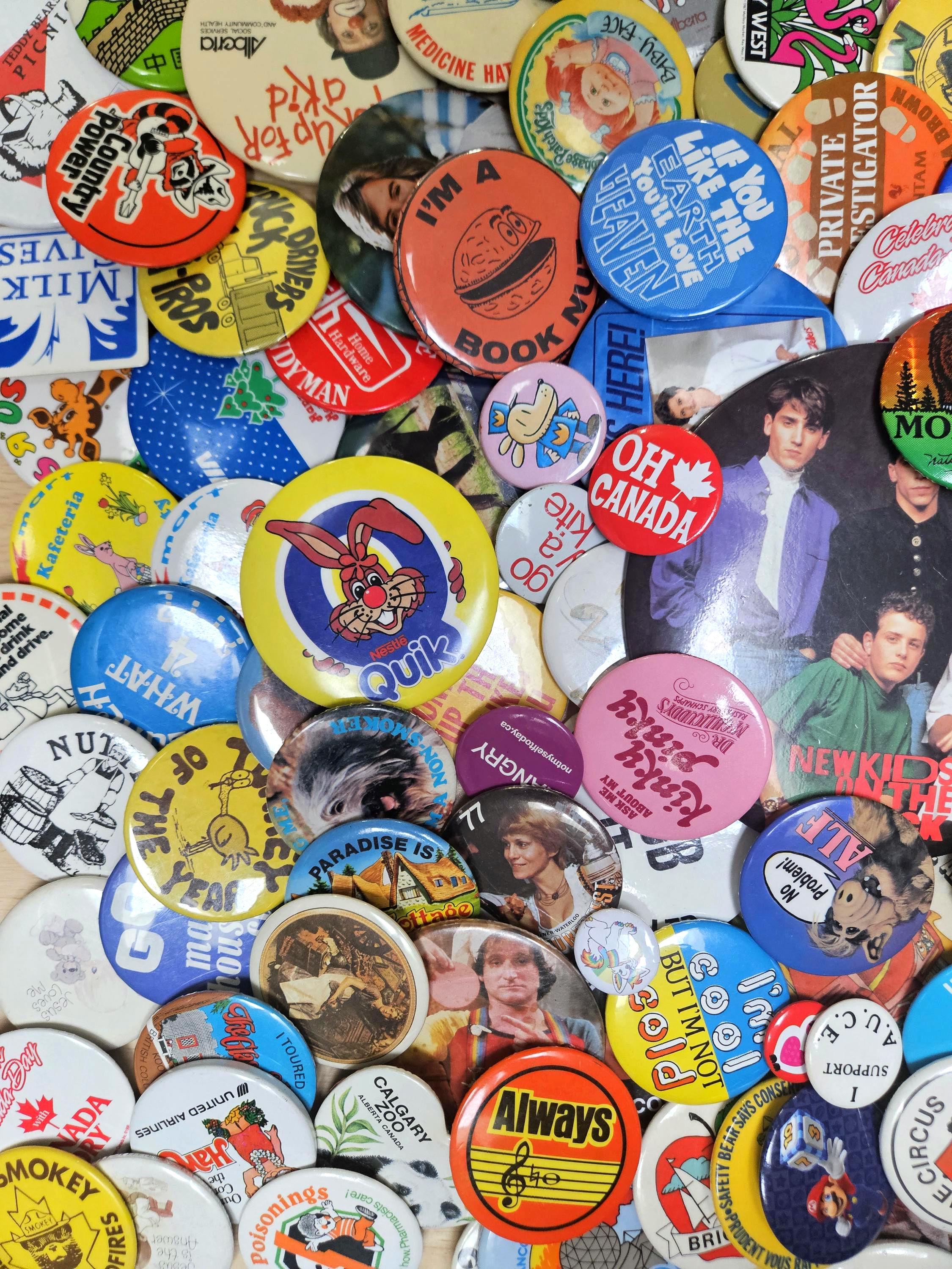Home Alone 2 Pin Badge Button Vtg 1990 Movie Macaulay Culkin