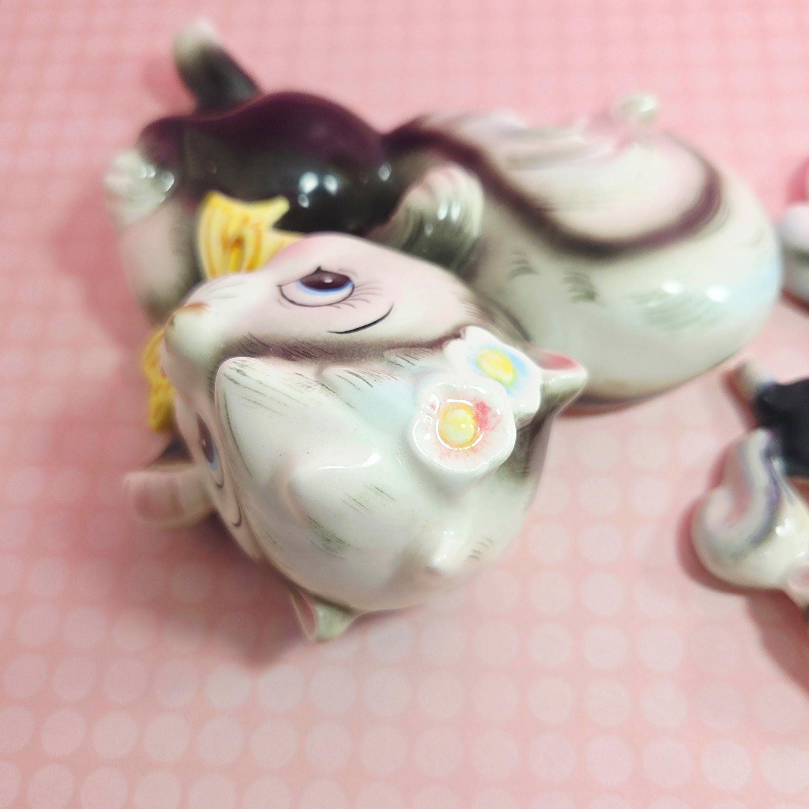Vintage PY Japan Kitsch Ceramic Dancing Skunk Family Wall Decor