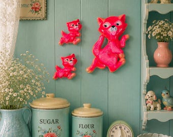 New Vintage Re-Made Miller Studio Chalkware Kitschy Pink Cat Family  Wall Plaque Set