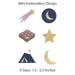 Könnte beinhalten: Mini Embroidery Design mit sechs Himmels- und Campingmotiven, darunter eine Sternschnuppe, ein Halbmond in einem dunklen Kreis, eine Decke mit Sternenmuster, ein fünfzackiger Stern, ein Zelt mit Stern und ein Halbmond. 9 Größen: 3,8 - 14 cm.