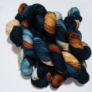 Hand dyed yarn ~ TRANQUILITY 100g Superwash Merino worsted wool 4 ply yarn